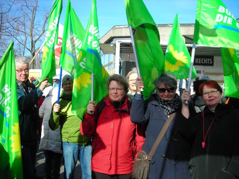 Tolle Protestaktion gegen AfD und NPD!